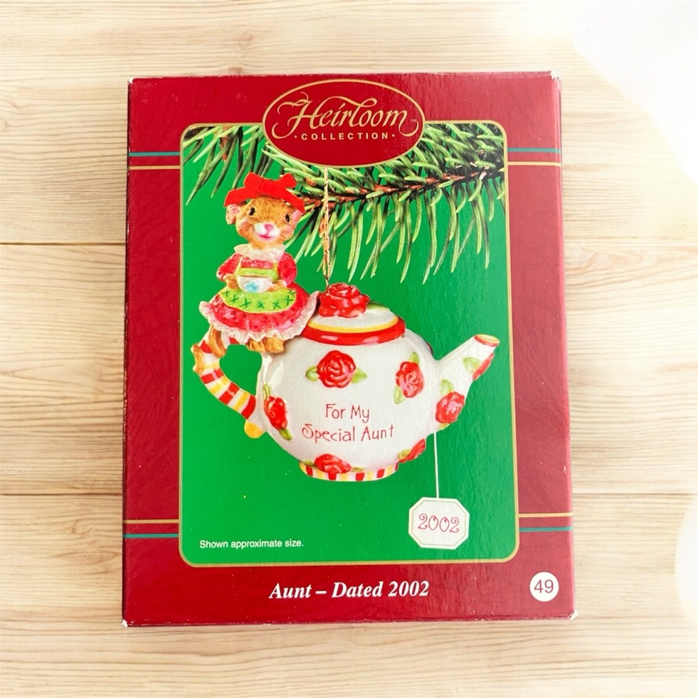 Carlton Cards Heirloom Collection Christmas Mouse & Teapot Aunt Ornament 2002